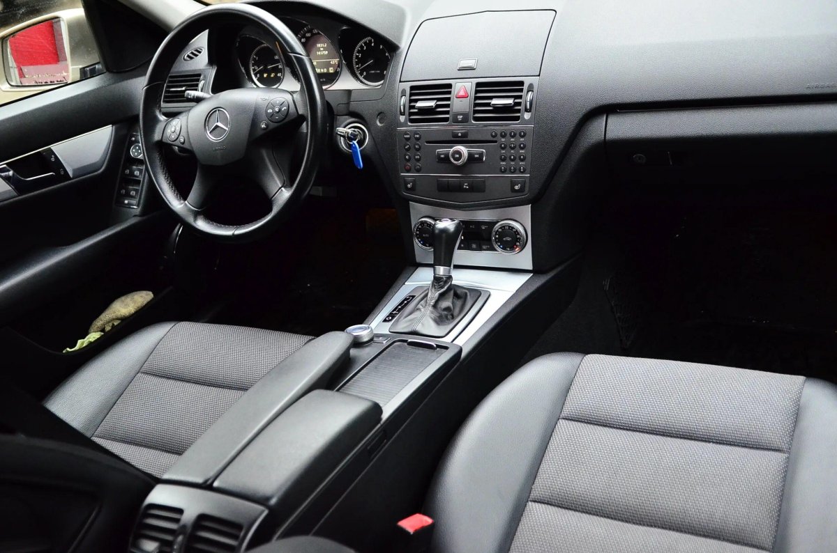 Мерседес ц класс 2009