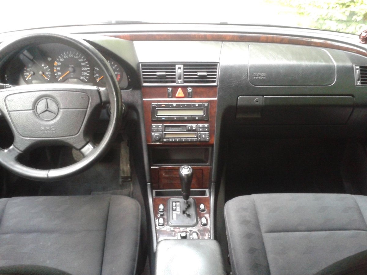 Mercedes c w202 салон