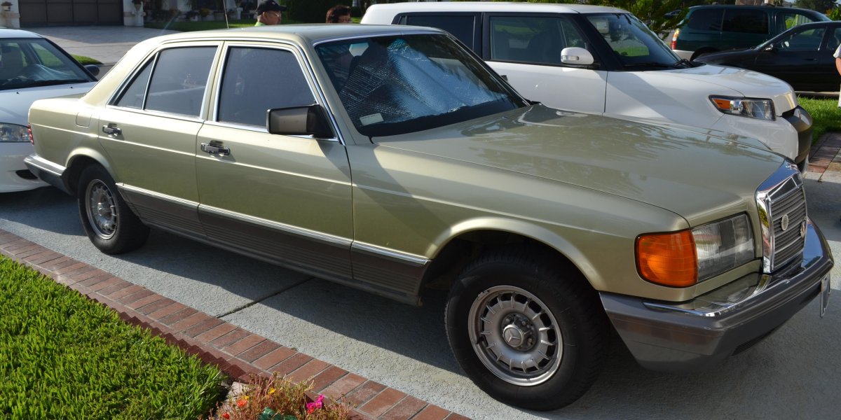 Мерседес 126 зеленый