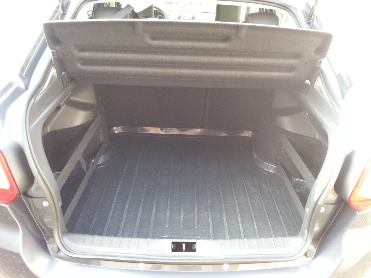 Лада Гранта лифтбек 2015 багажник