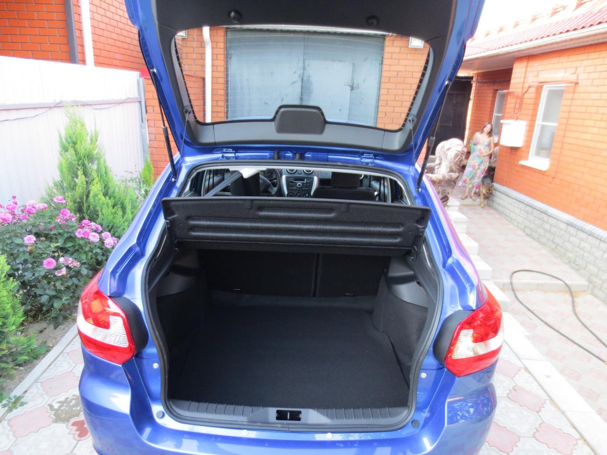 Lada Granta лифтбек багажник