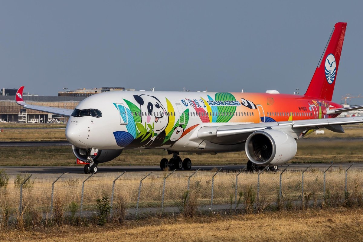 Sichuan Airlines a350