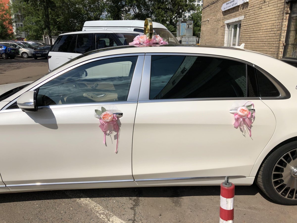 Наклейка на машину вежливые люди