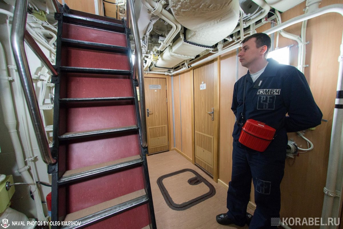 Внутри атомная подводная лодка "Казань"