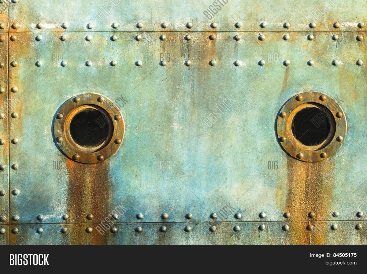 Металл с заклепками