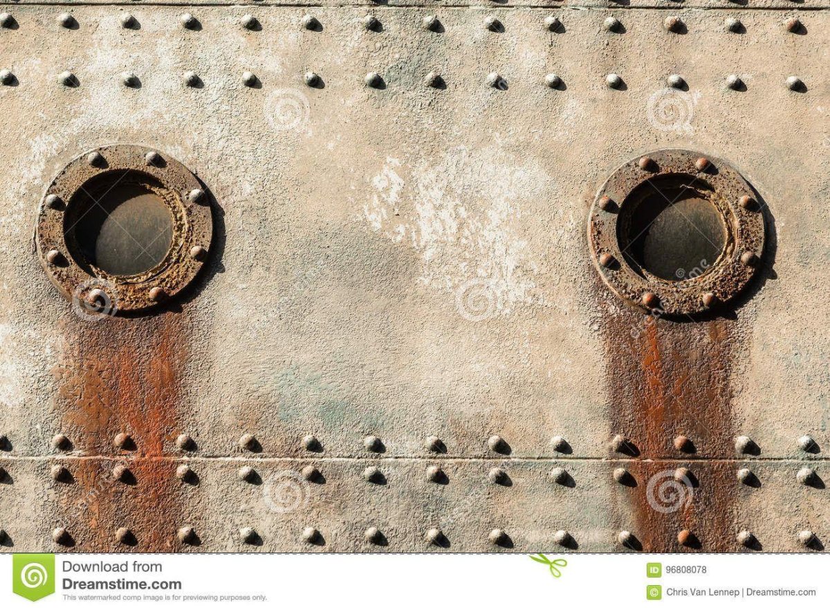 Металл с заклепками