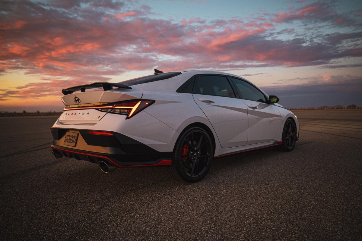 Hyundai Elantra n 2024