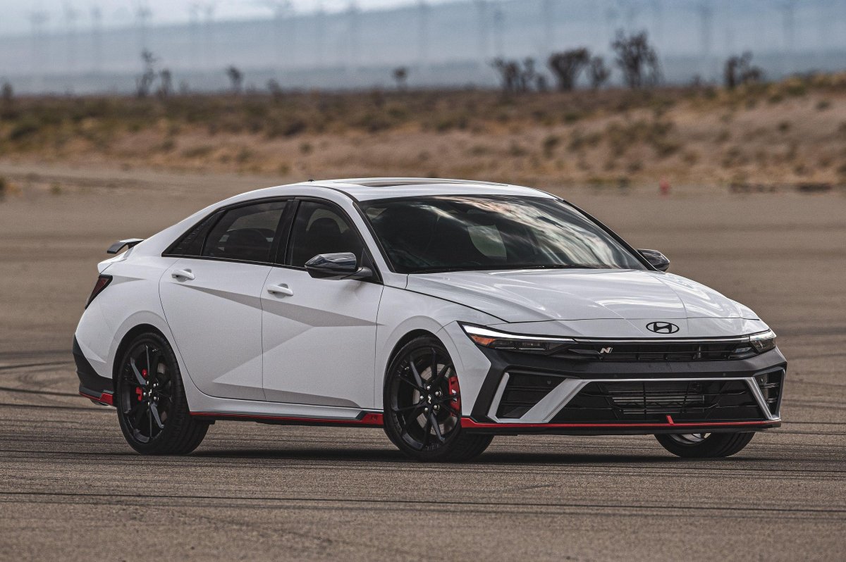 Hyundai Elantra 2024