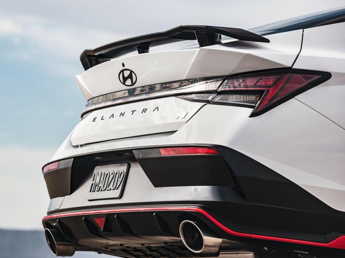 Hyundai Elantra 2024