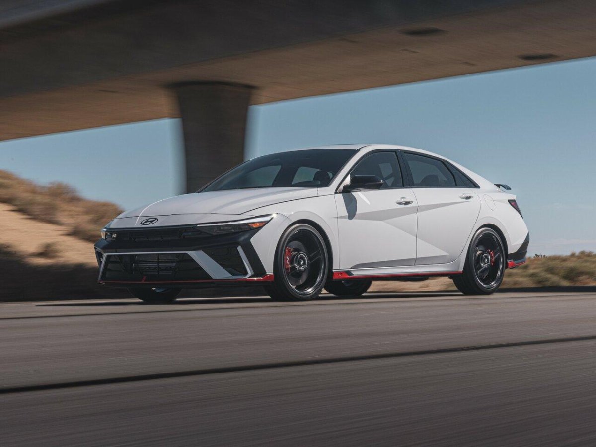 Hyundai Elantra 2024