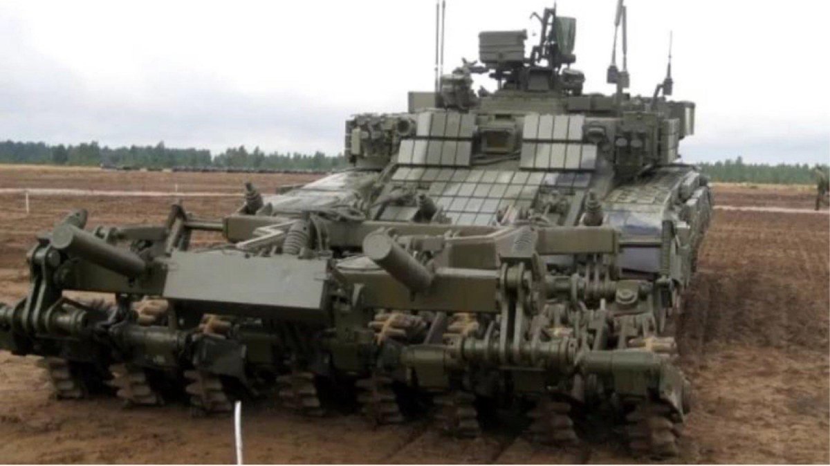 Бронированная машина разминирования БМР-3