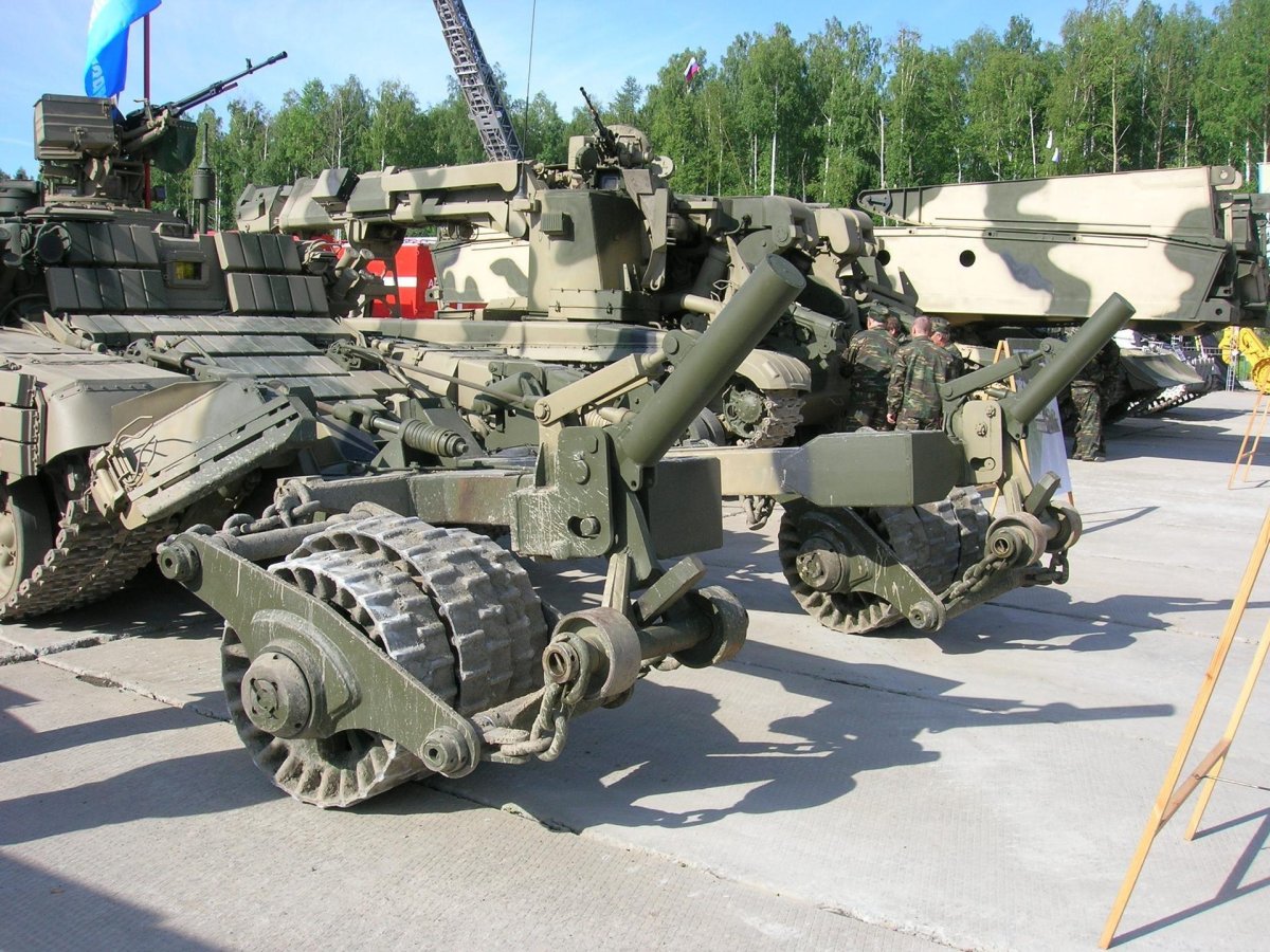 Боевая машина разминирования БМР-3м