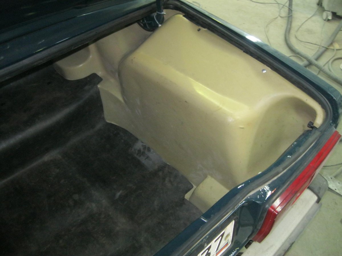 Обшивка багажника ВАЗ 2105