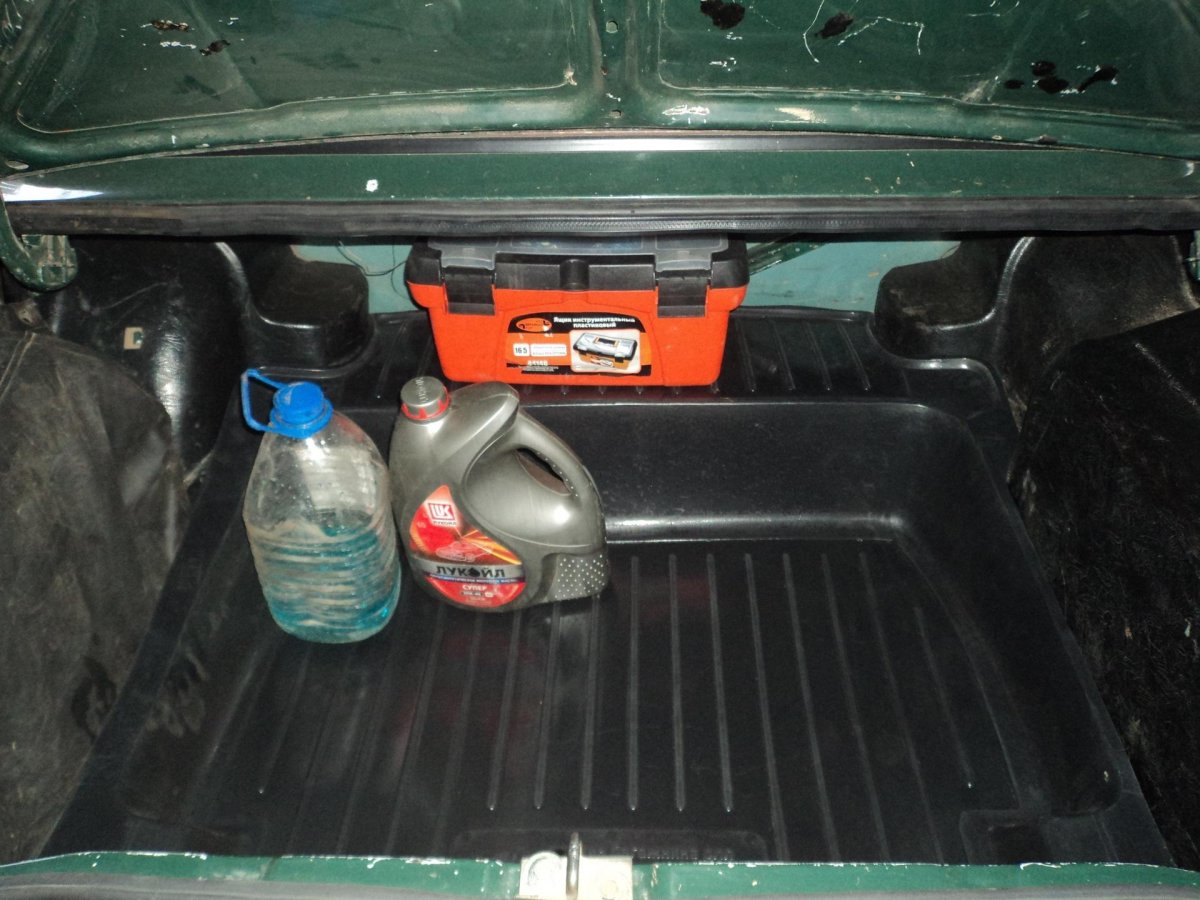 Коврик багажника ВАЗ 2105 размер