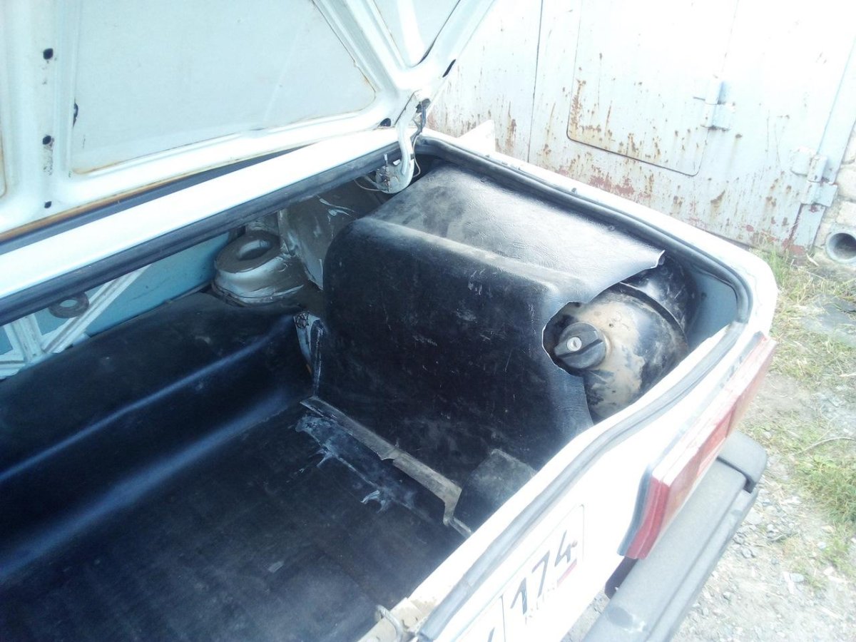 Резервный топливный бак Lada