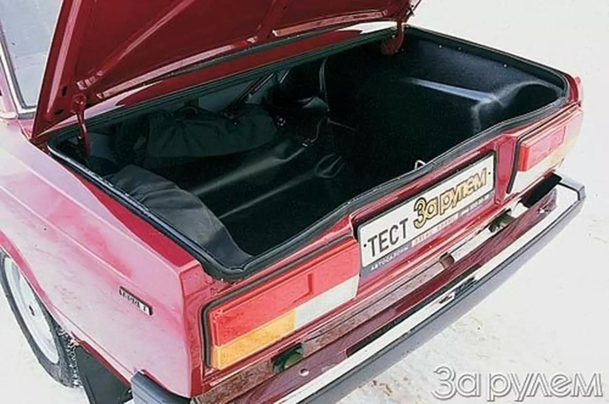 Открытый багажник ВАЗ 2107
