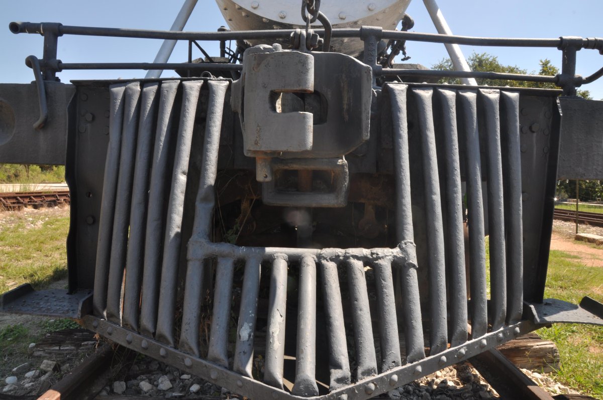 Паровозный путеочиститель