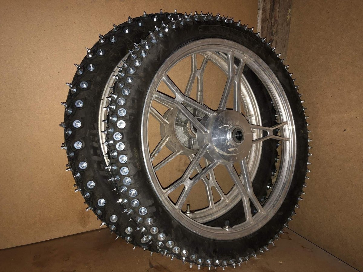 Шиповка резина резина на мопед Альфа