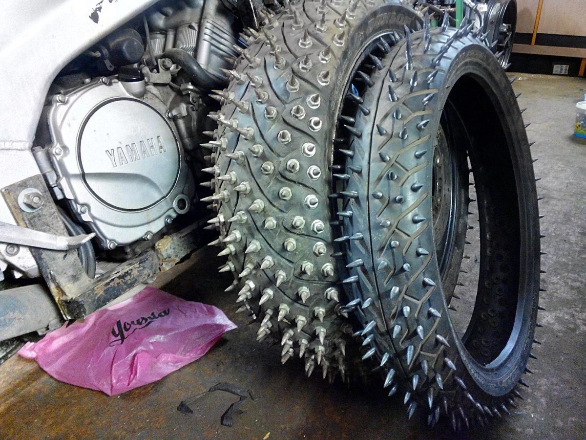 Зимняя моторезина r17 шипованная