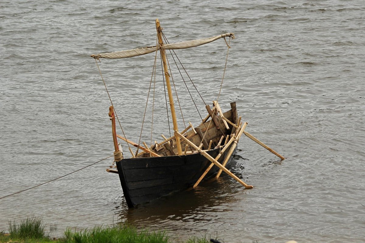 Ушкуй корабль Новгородский