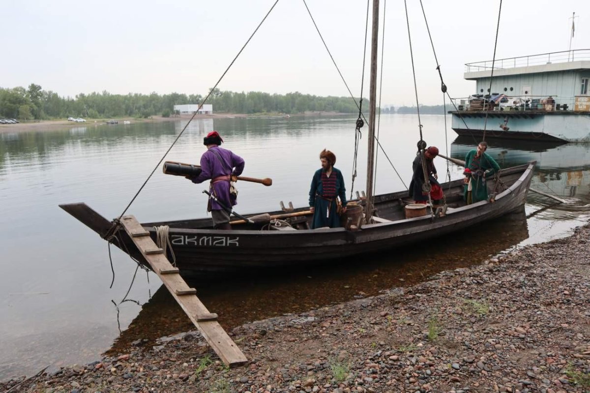 Казачья лодка струг