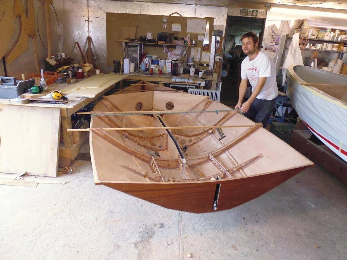 Катер дощаник