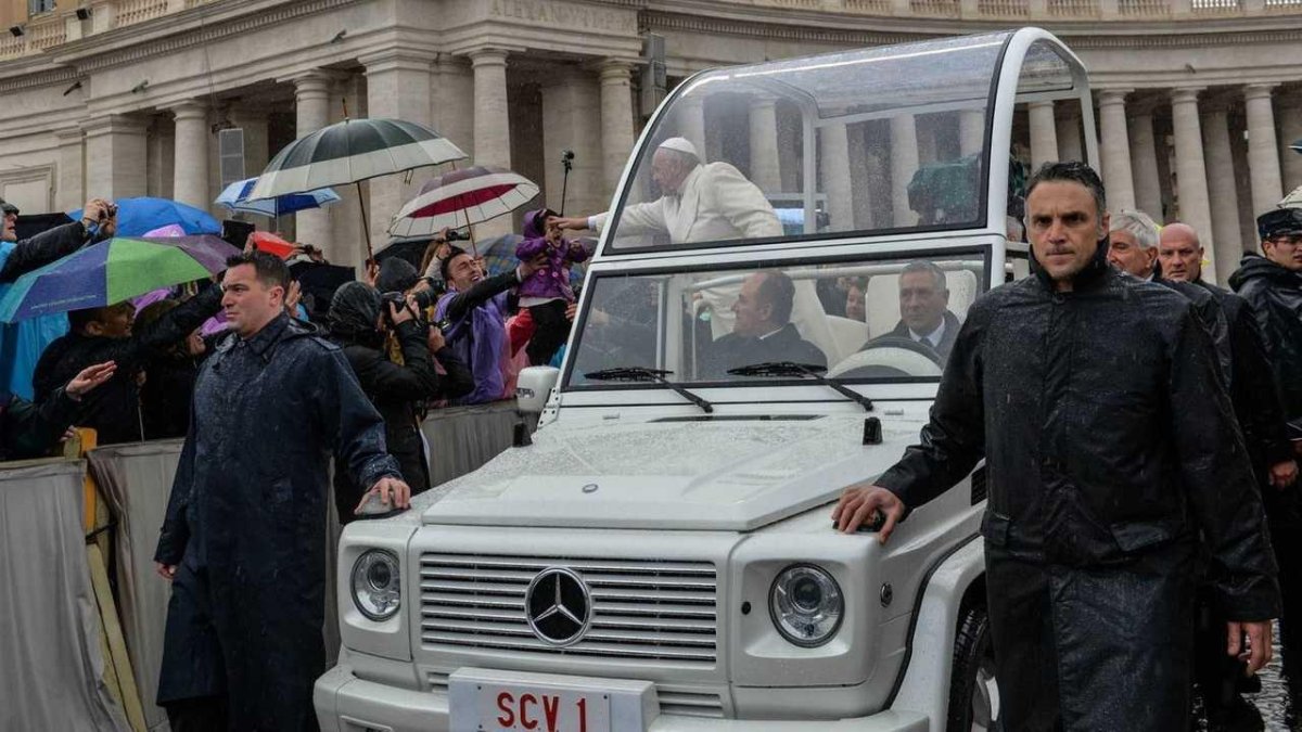 Машина президента Ватикана