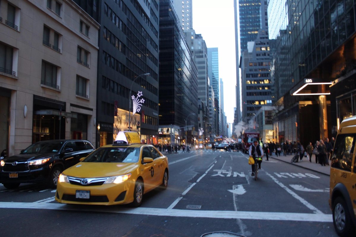 Машина на улице