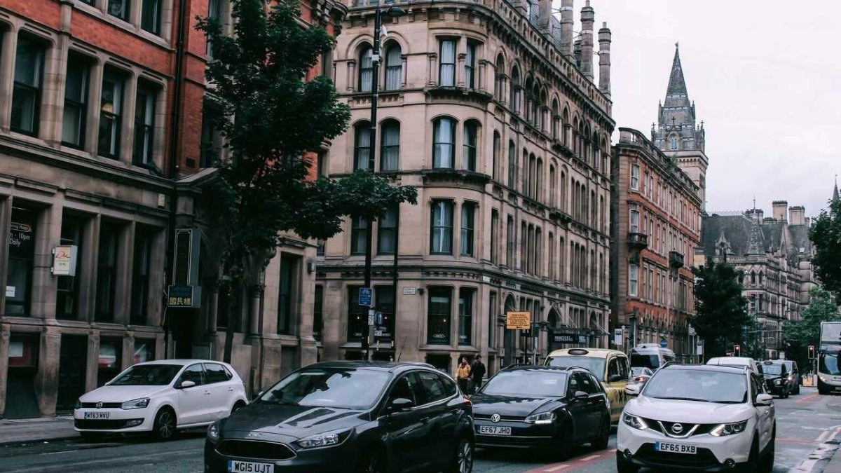 Автомобиль на улице