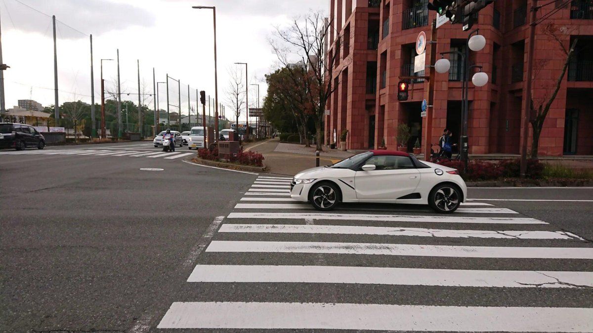 Машина на улице