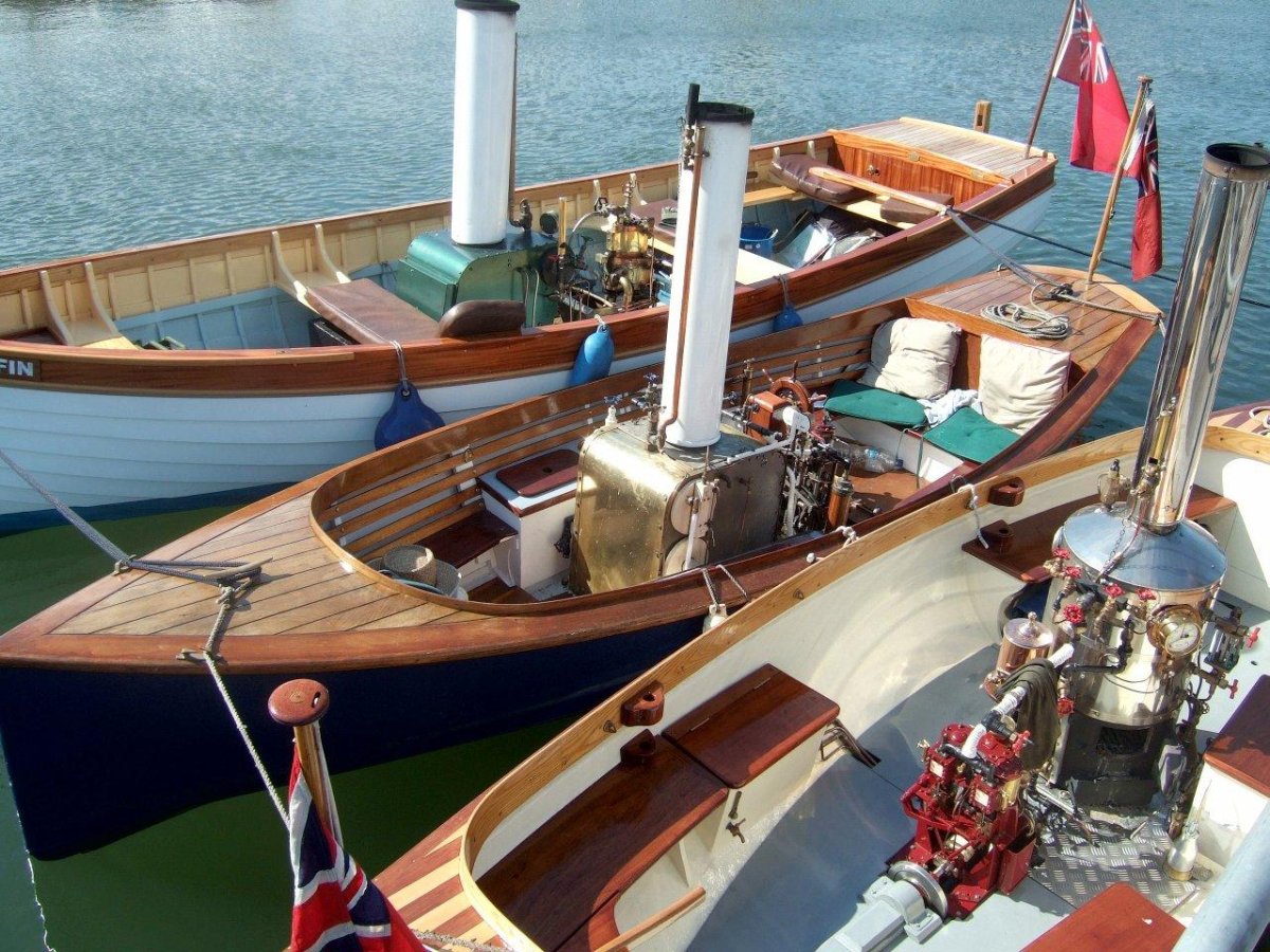 Паровой колесный катер "Русич"