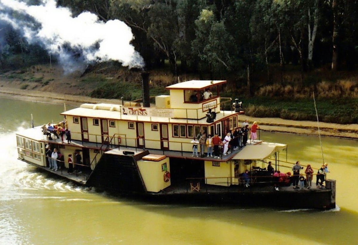 Паровой катер Steamboat