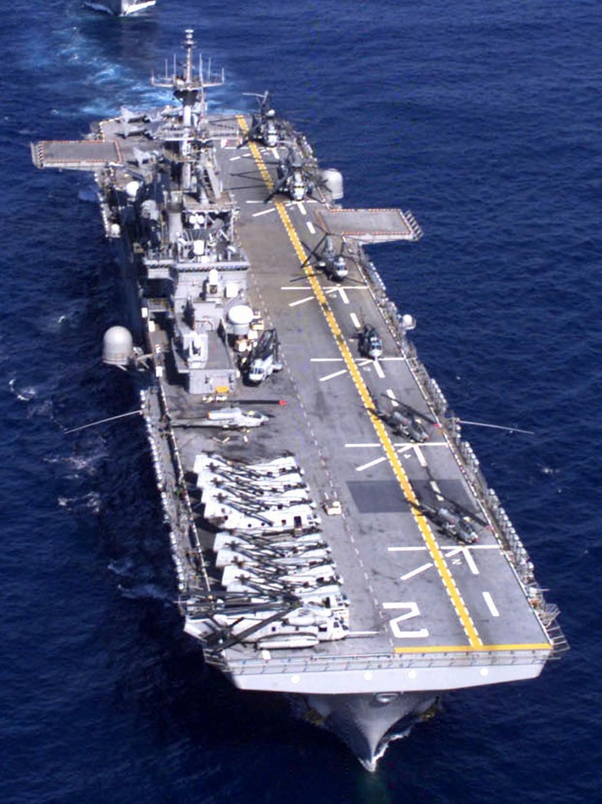 USS «Эссекс» (LHD-2)