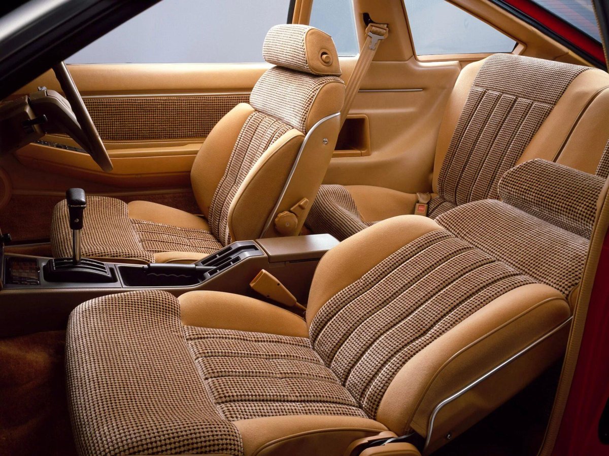 Nissan Silvia s13 Interior