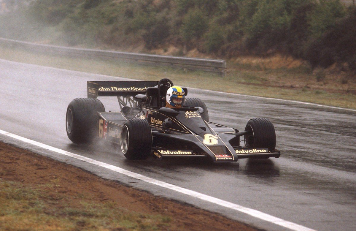 Lotus 1977