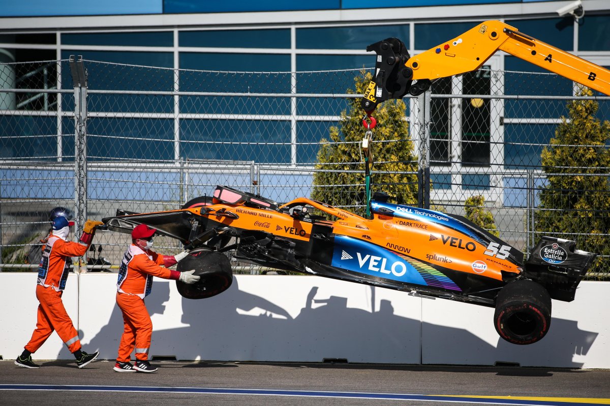 Пилот болида