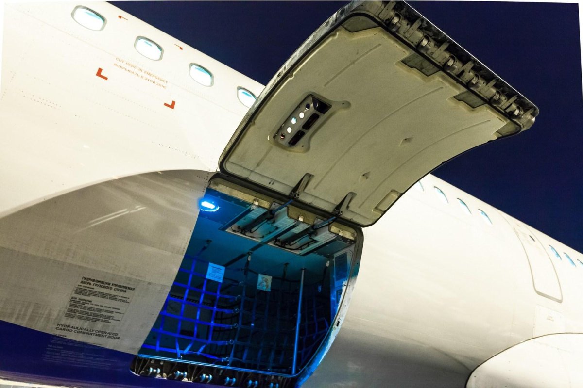 Грузовой отсек Суперджет 100