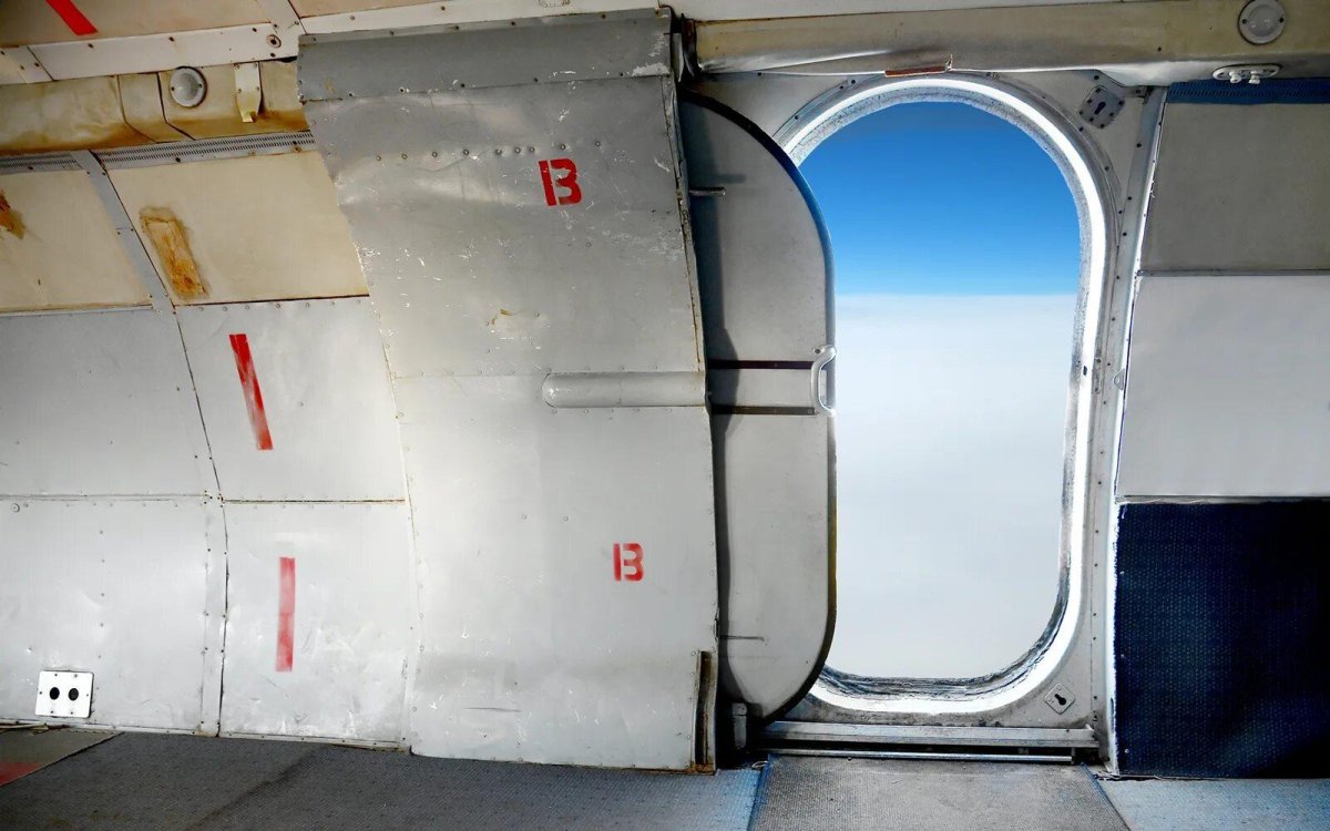 Дверь Боинга 737