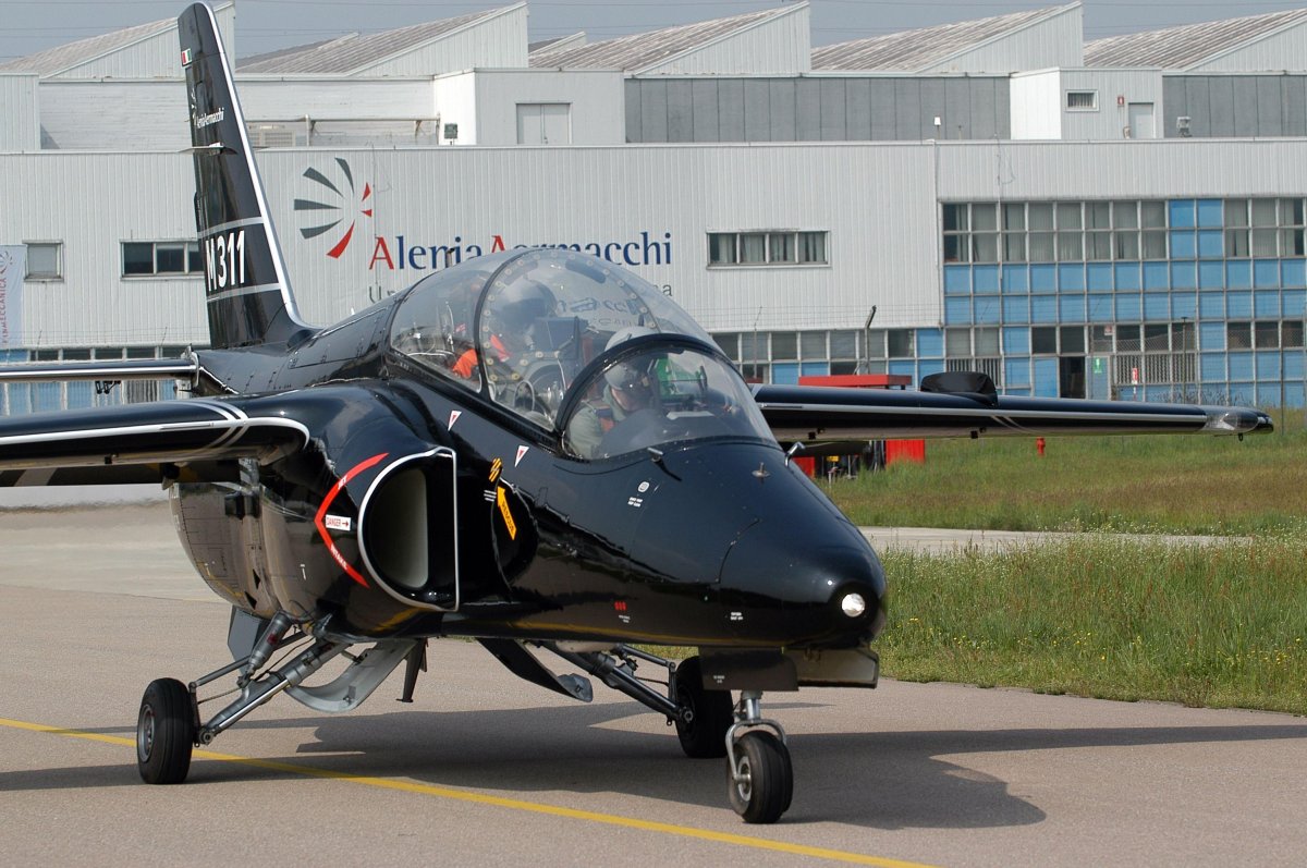 Aermacchi m-345