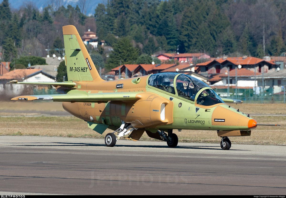 Aermacchi m-345