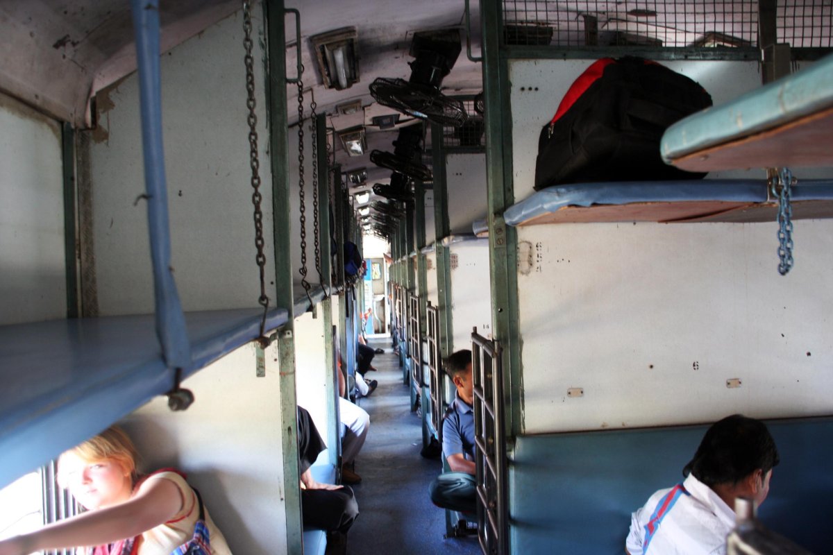 Плацкартный вагон в Индии