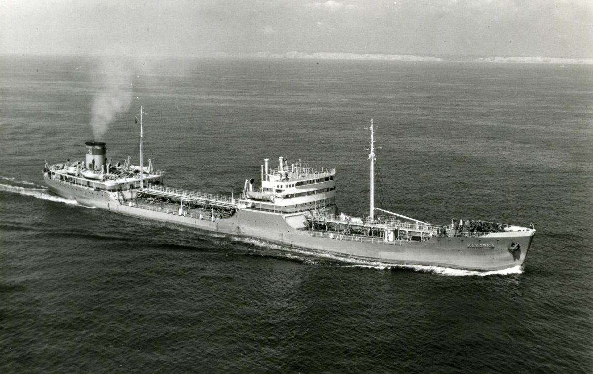 Танкер типа Казбек проект 563