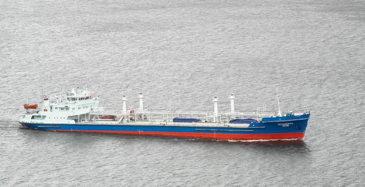 Танкер Ленанефть 2038