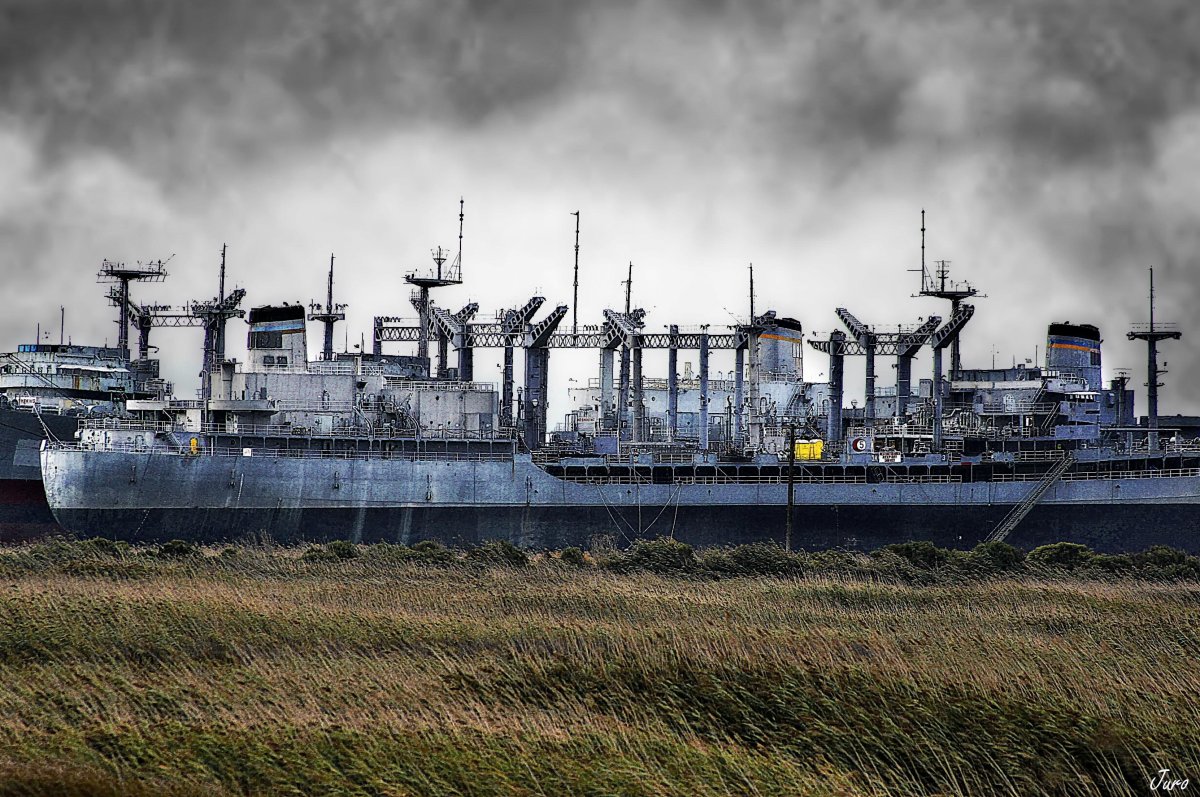 Танкер Валентин Пикуль