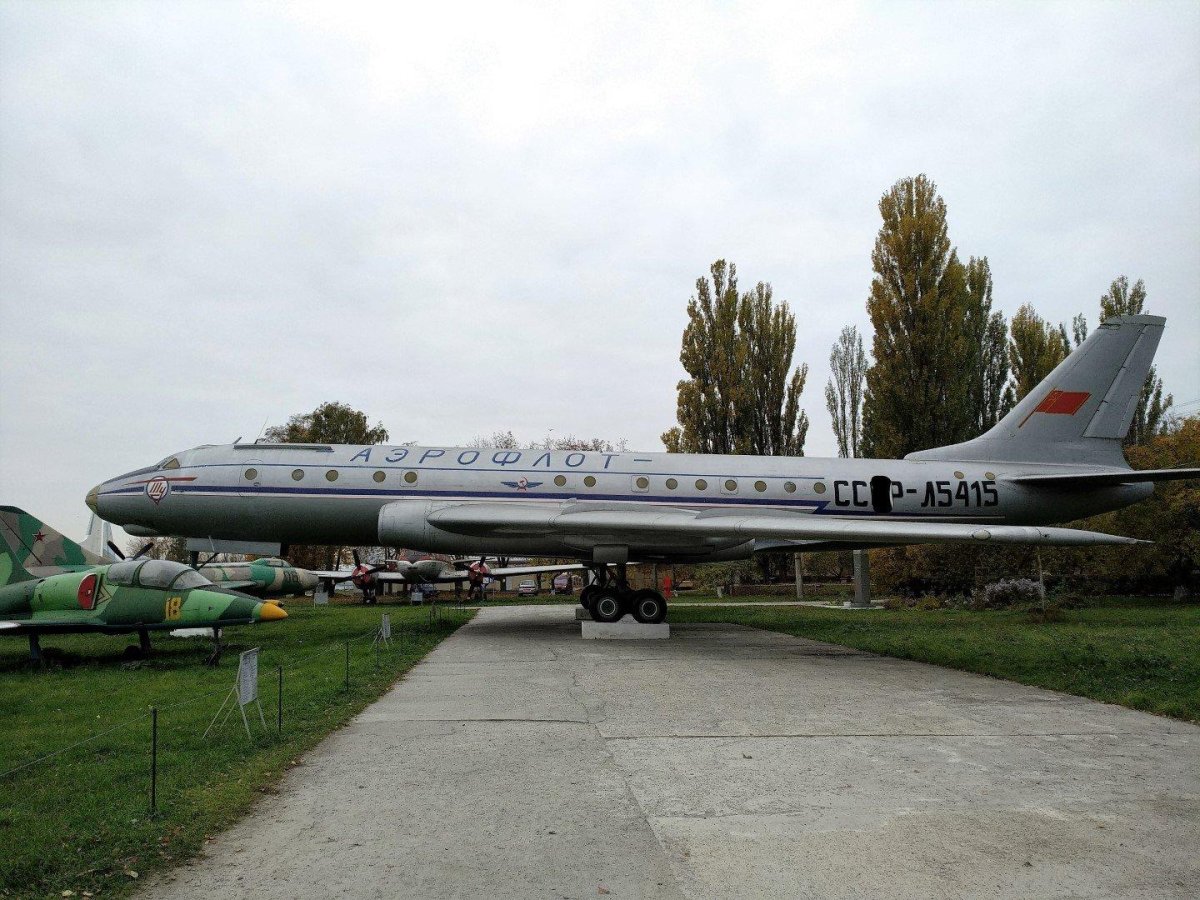 Ту-104 двухдвигательный реактивный