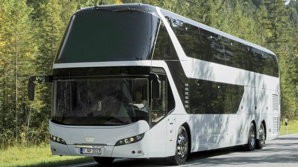 Автобус Neoplan Skyliner
