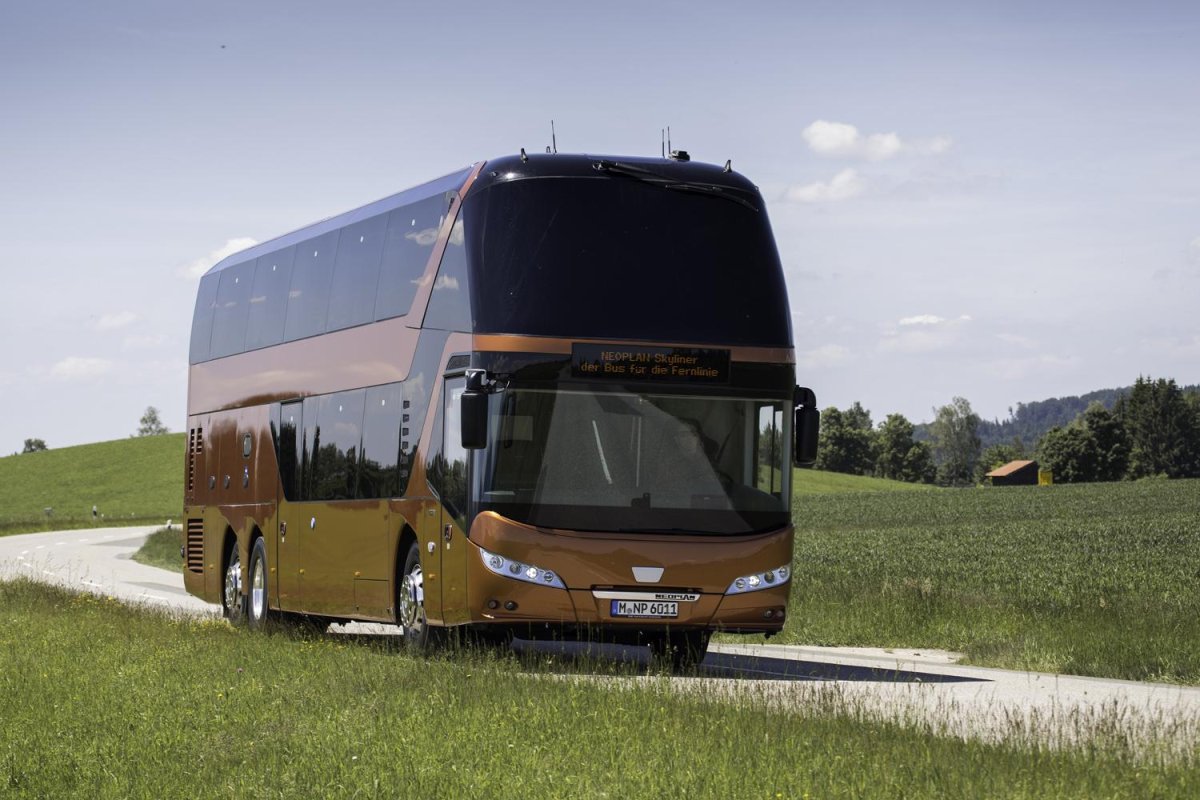Автобус Neoplan Skyliner