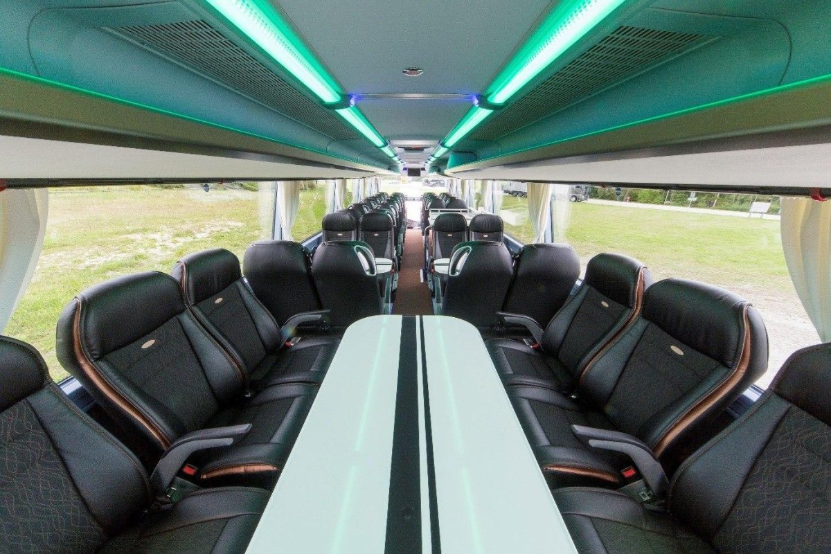 Автобус Neoplan Cityliner салон