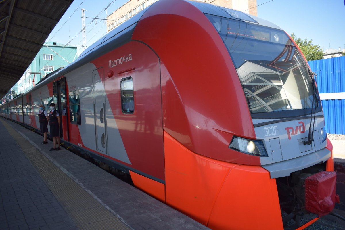 Комфорт поезд Ласточка 820