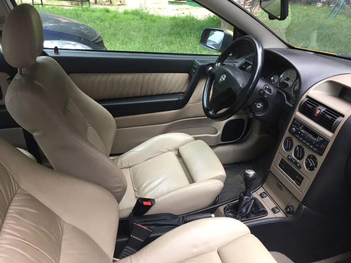 Opel Astra g Coupe салон